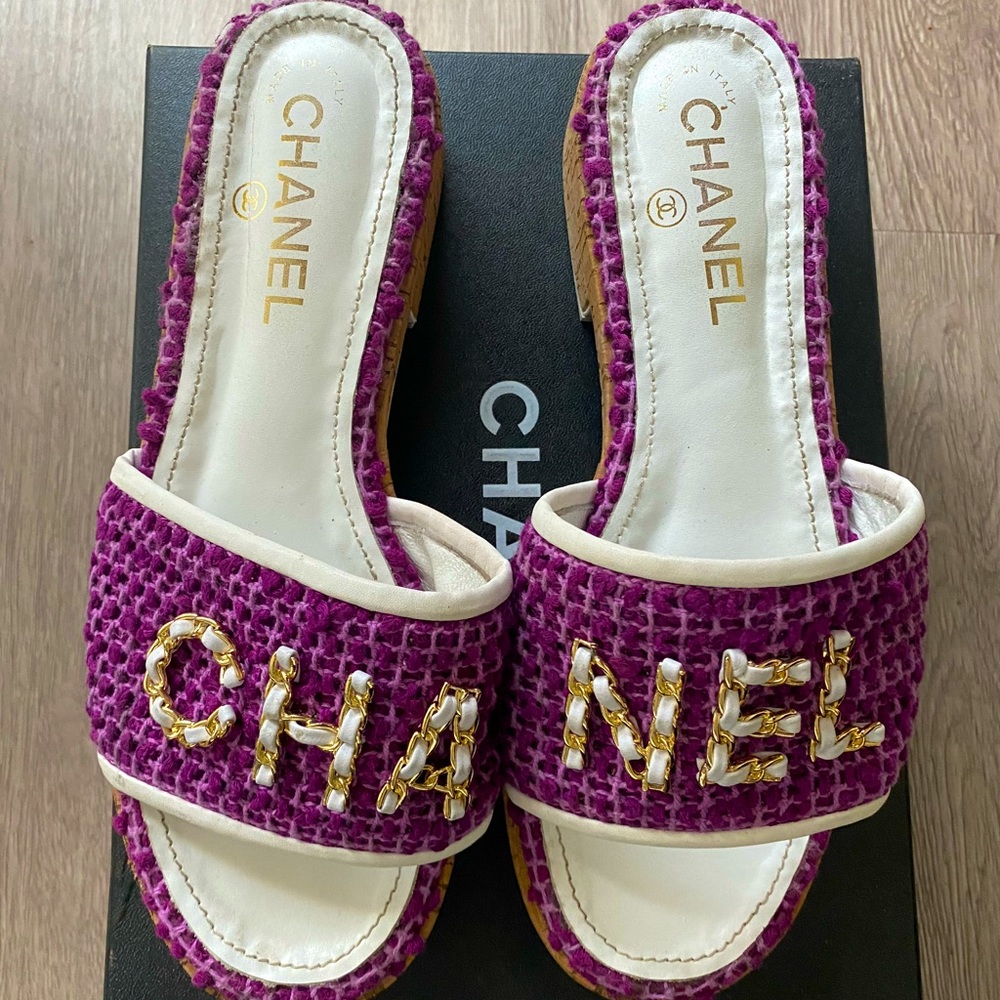 CHANEL Woven Purple and White Sandals
